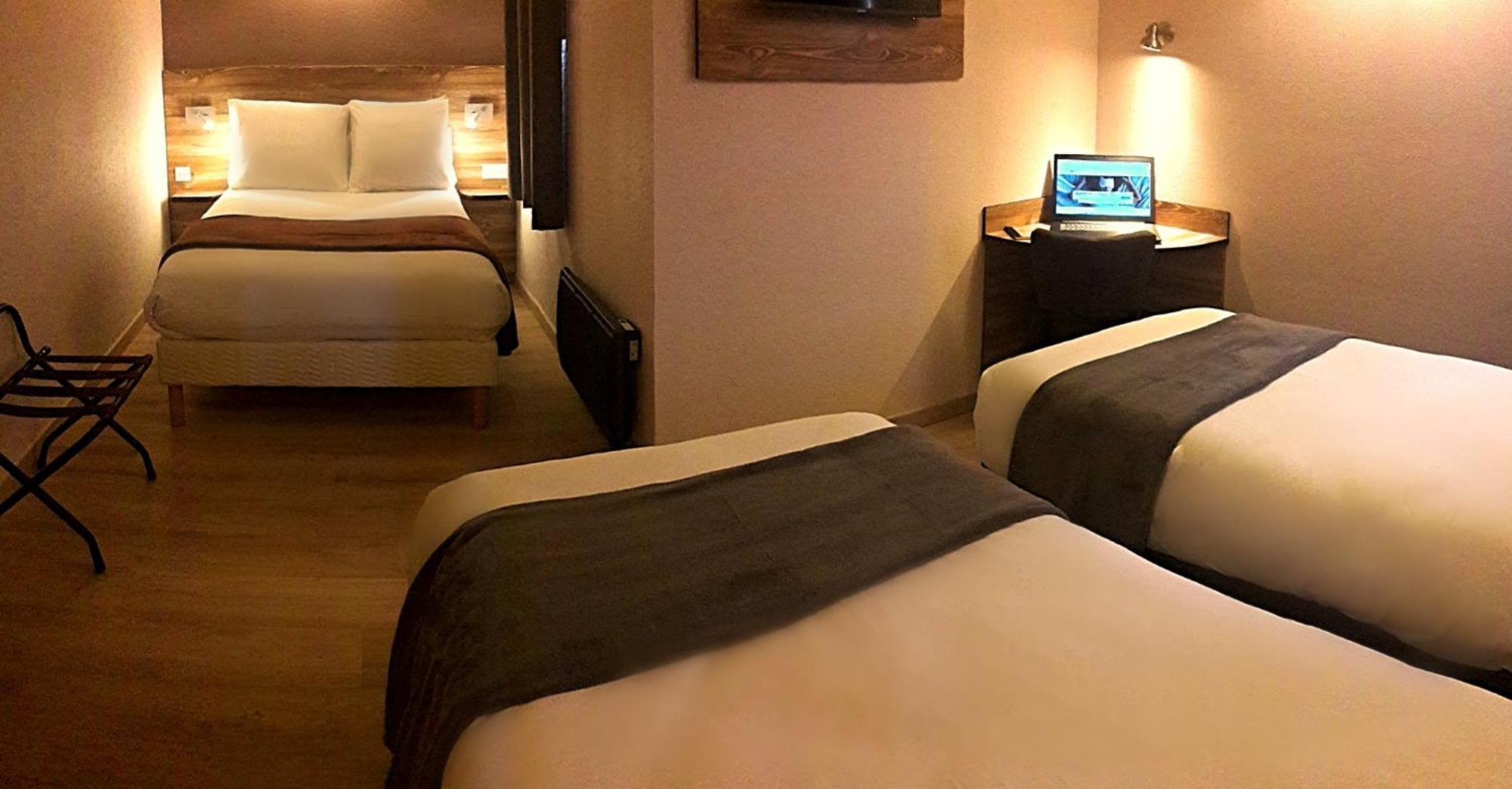 Brit Hotel Confort Pau Lons Exterior photo