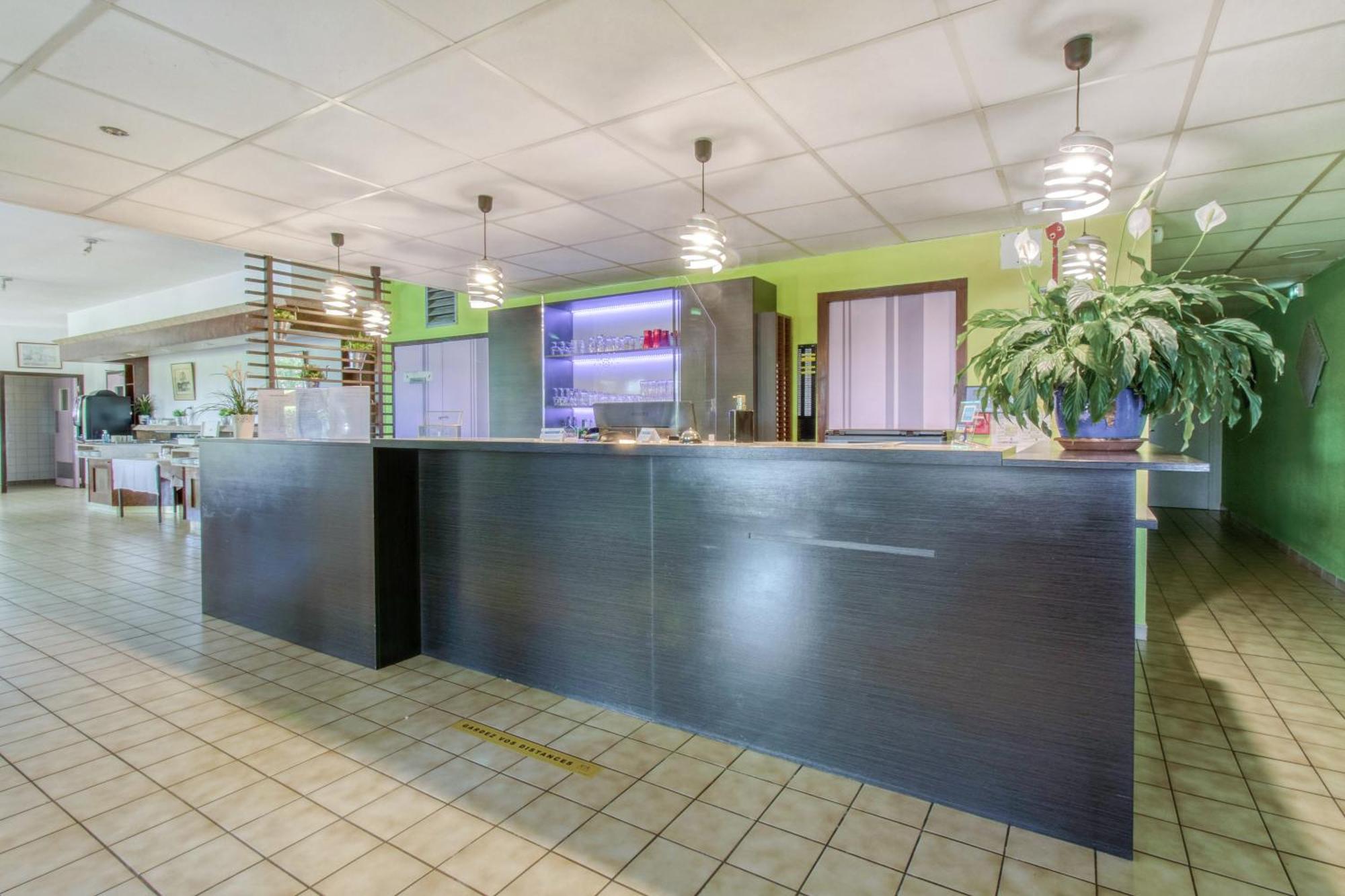 Brit Hotel Confort Pau Lons Exterior photo