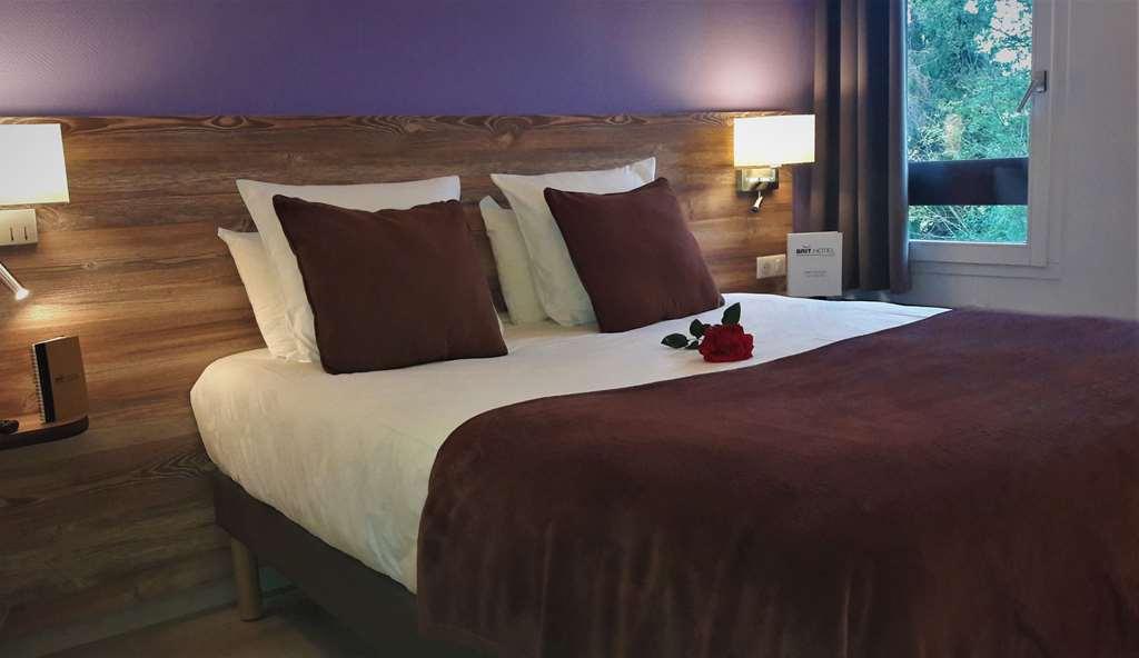 Brit Hotel Confort Pau Lons Room photo