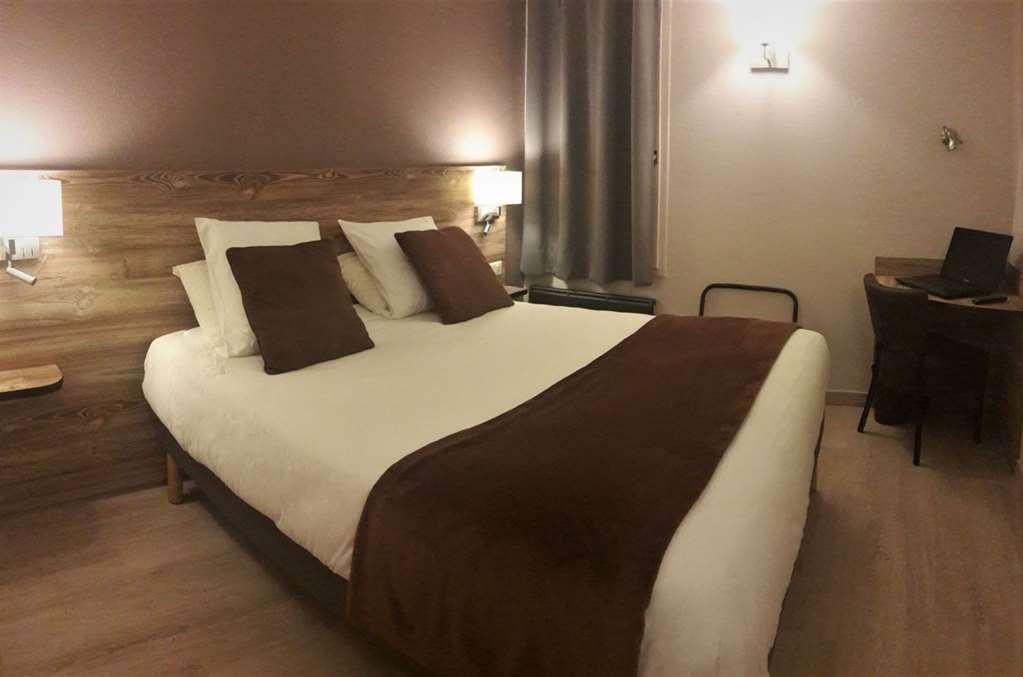 Brit Hotel Confort Pau Lons Room photo