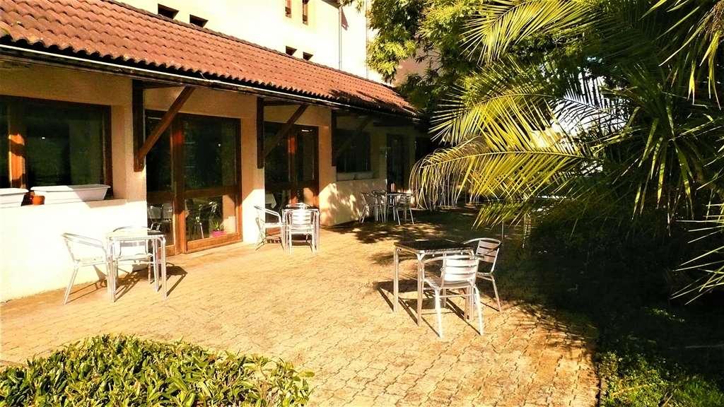 Brit Hotel Confort Pau Lons Exterior photo