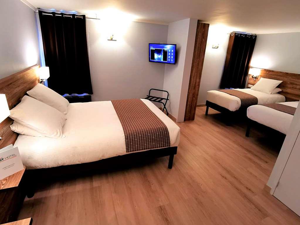 Brit Hotel Confort Pau Lons Room photo