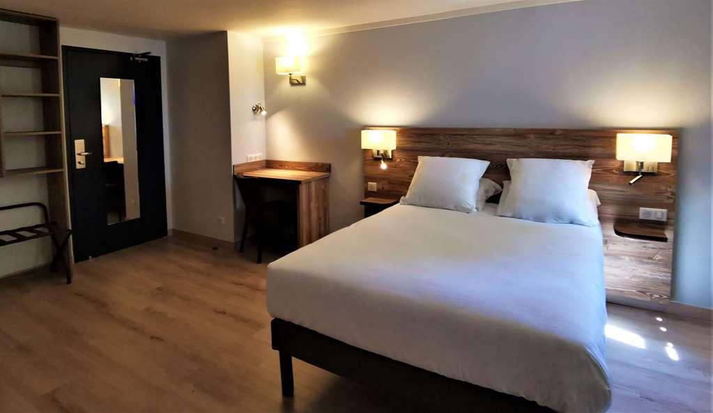 Brit Hotel Confort Pau Lons Room photo