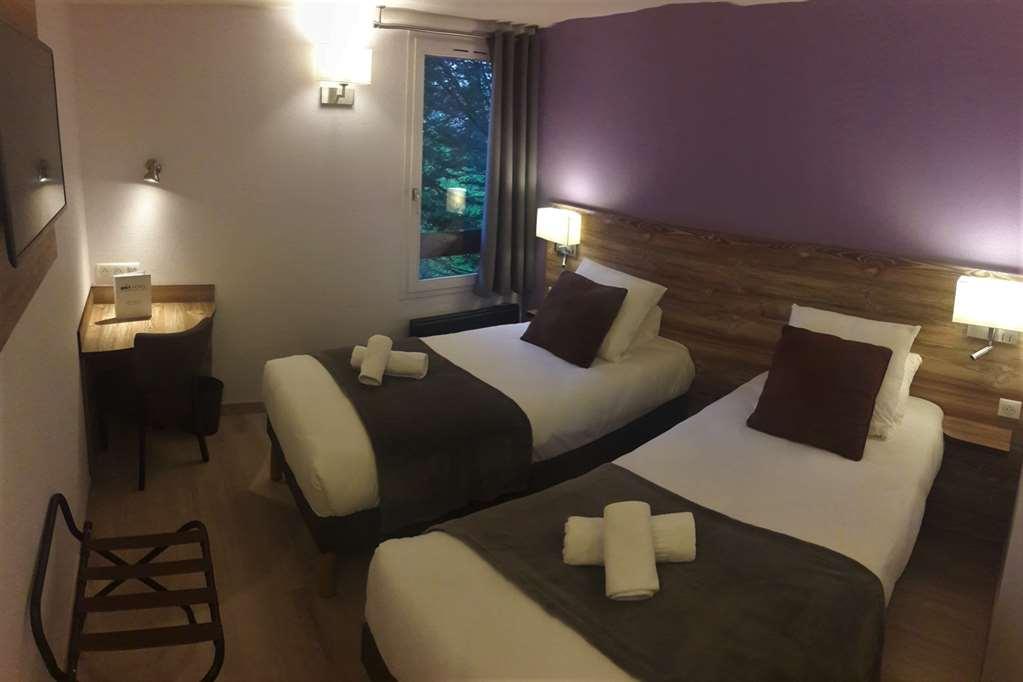 Brit Hotel Confort Pau Lons Room photo