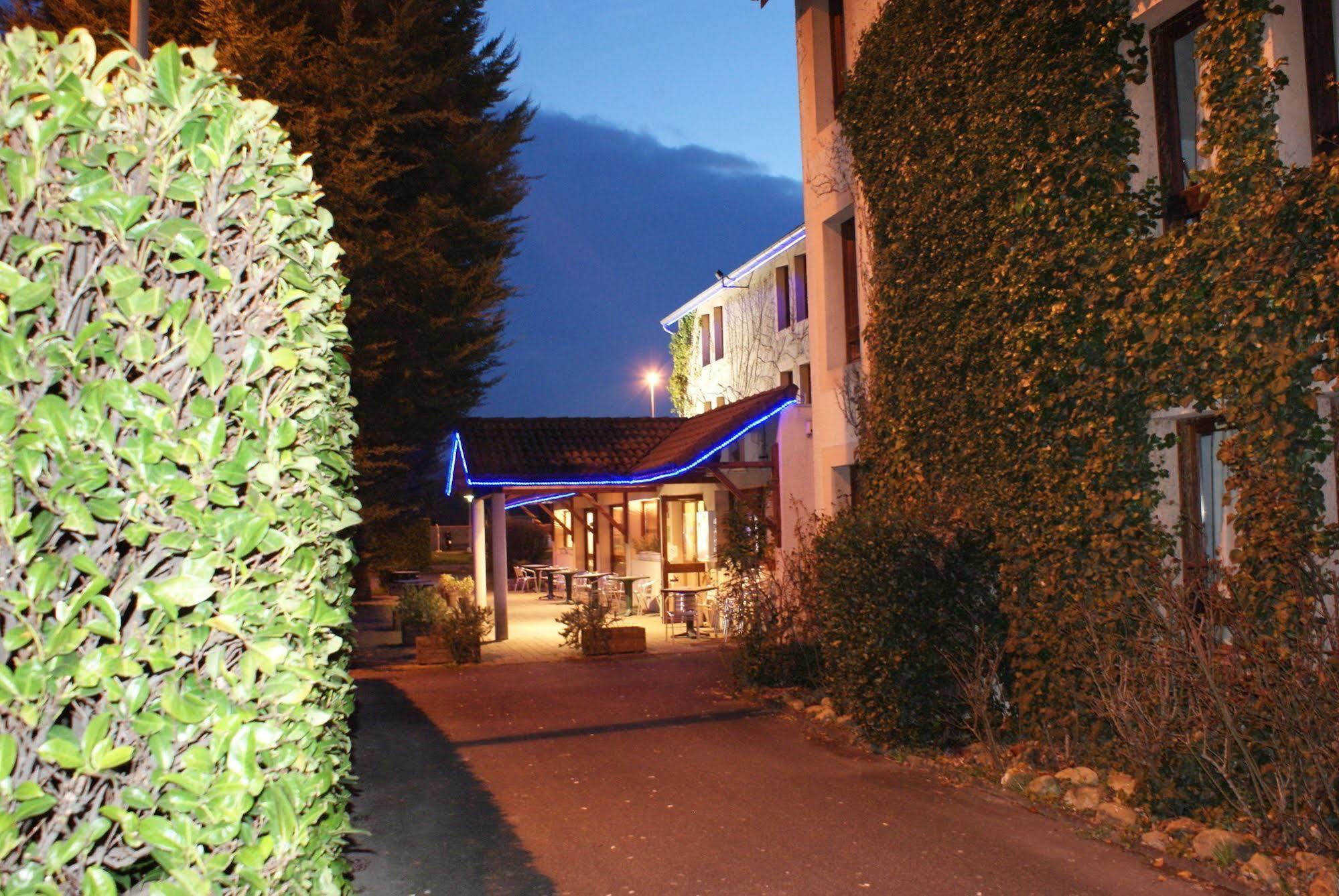 Brit Hotel Confort Pau Lons Exterior photo